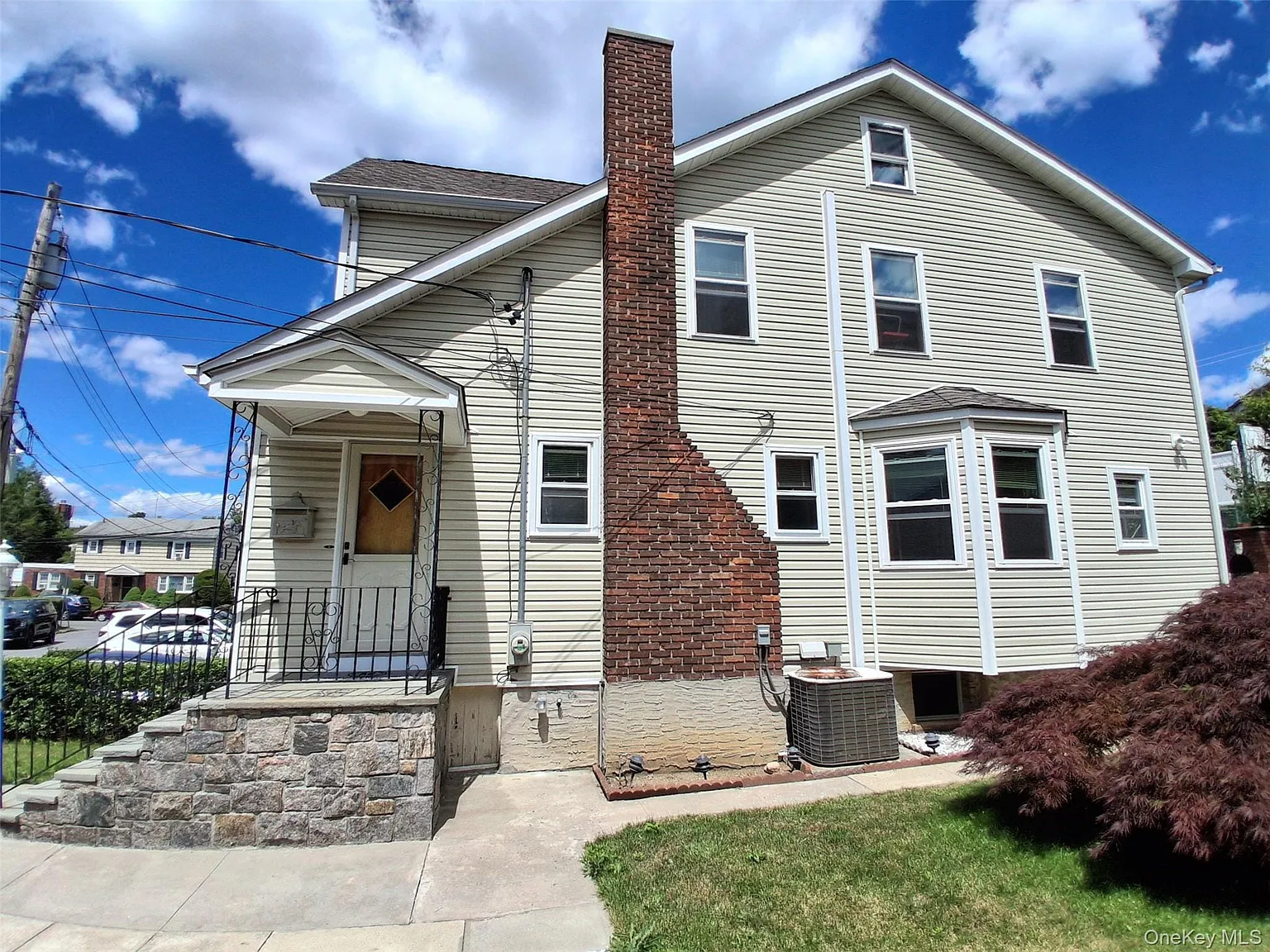 3 bed, 3.0 bath, 1482 sqft, $5,800 — Photo 2