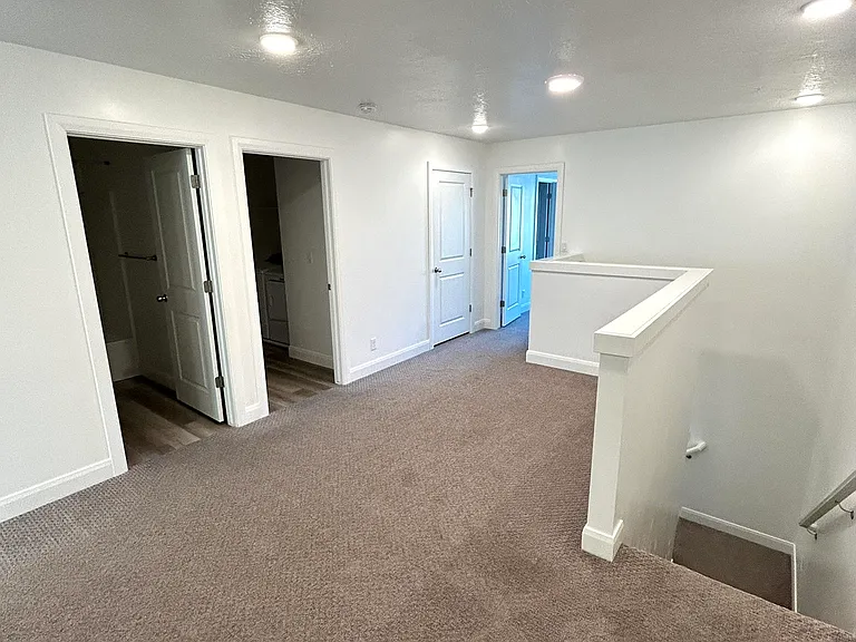645 W Scarlet Hill Dr — Photo 10