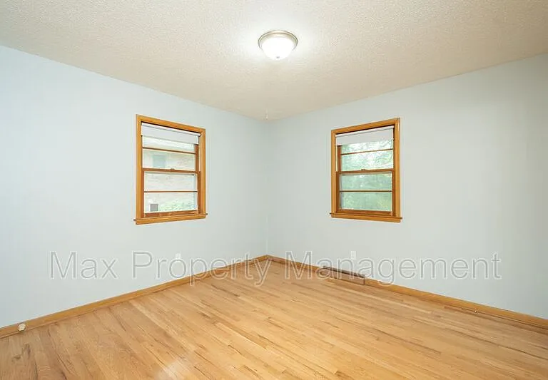 3934 Oakshire Rd — Photo 8
