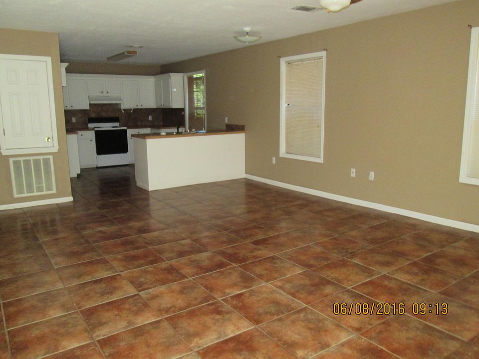 2nd image of 8 Nelson Manor Dr