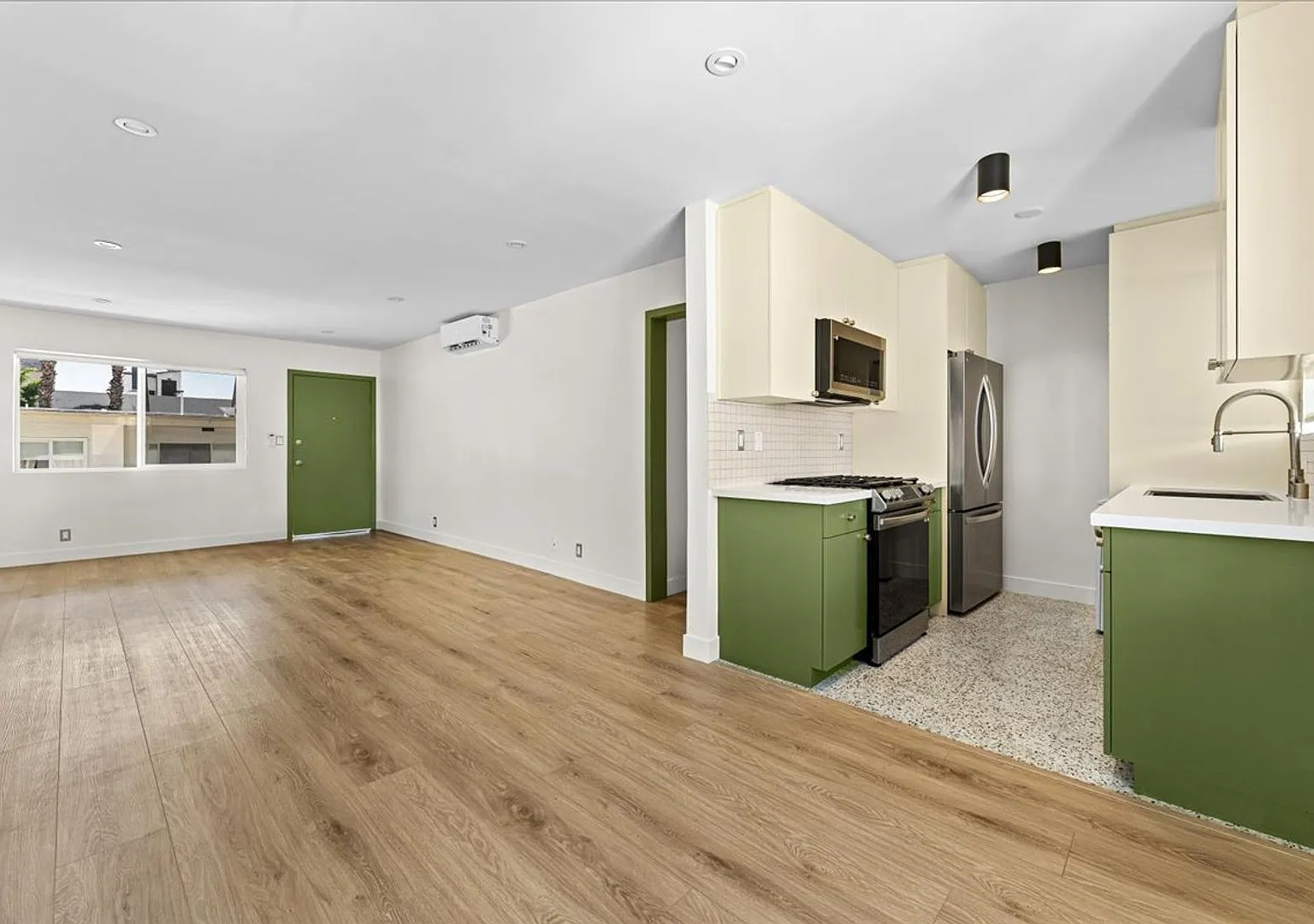 6615 Franklin Ave. — Photo 1