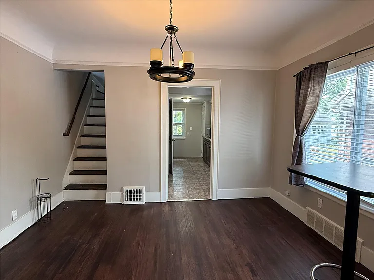 264 E Woodland St — Photo 6