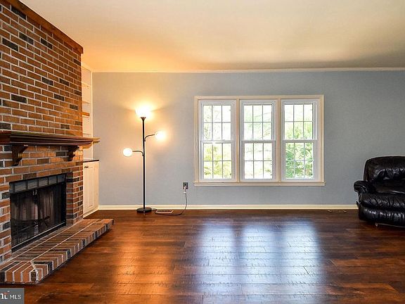 5th image of 10451 Malone Ct