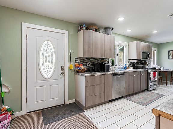 4th image of 6533 Ponderosa Dr NW