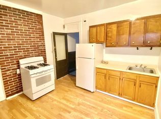 2267 28th St APT 2R, Long Island City, NY 11105
