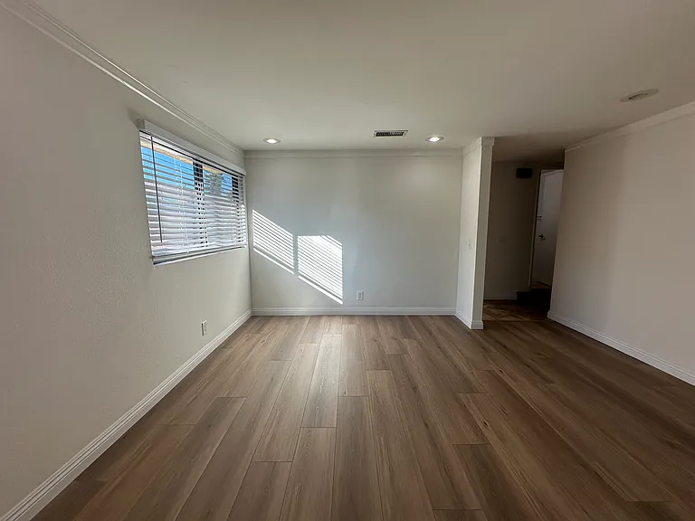 16741 Vanowen St #I — Photo 3