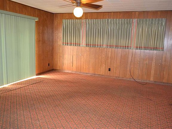 3rd image of 625 Carver Ave