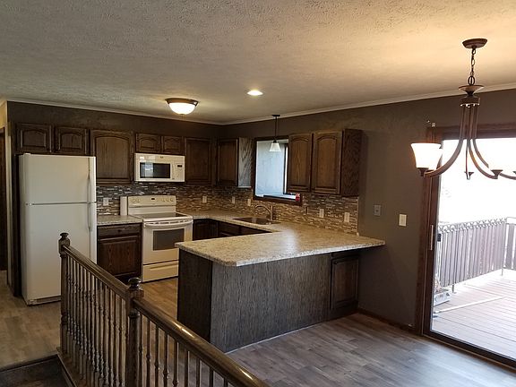 2nd image of 815 N 32nd St