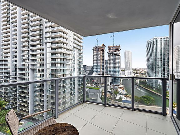 4th image of 31 SE 6th Street #2601