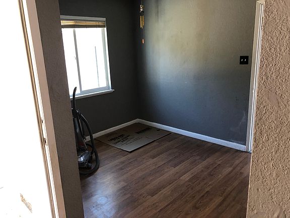 3rd image of 2040 Arliss Way