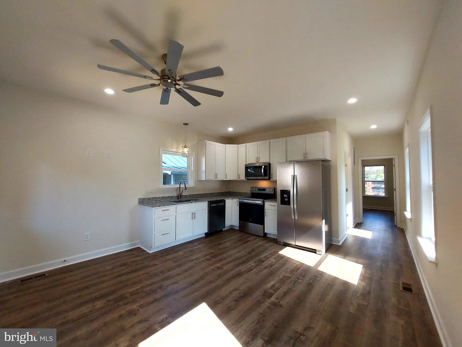 1 bed, 1.0 bath, 570 sqft, $1,400 — Photo 3