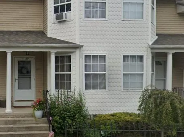 54 Landing Road, Glen Cove, NY 11542