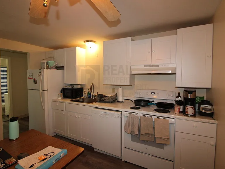 28 Ivy Ln #5 — Photo 6