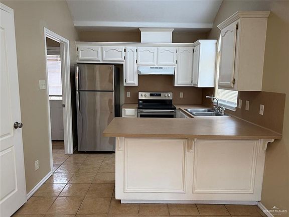 5th image of 619 La Mancha Dr #1