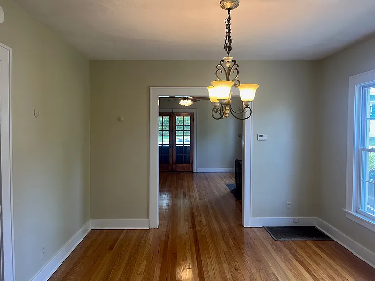 311 Buckingham Ave #1 — Photo 9