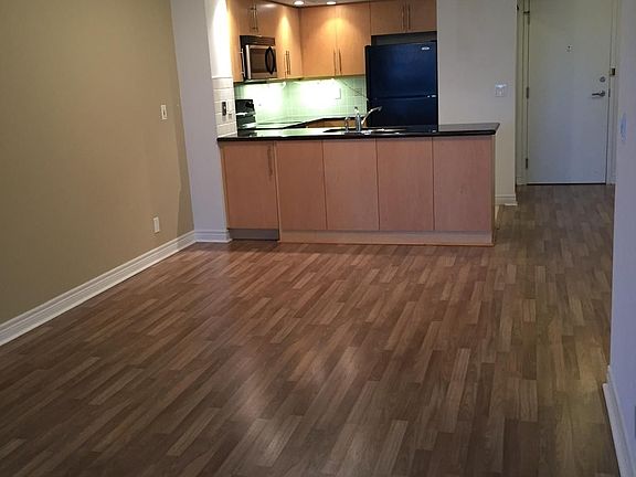 3rd image of 33 Cox Blvd #506