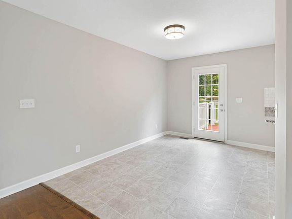 5th image of 1758 Short Leaf Ln