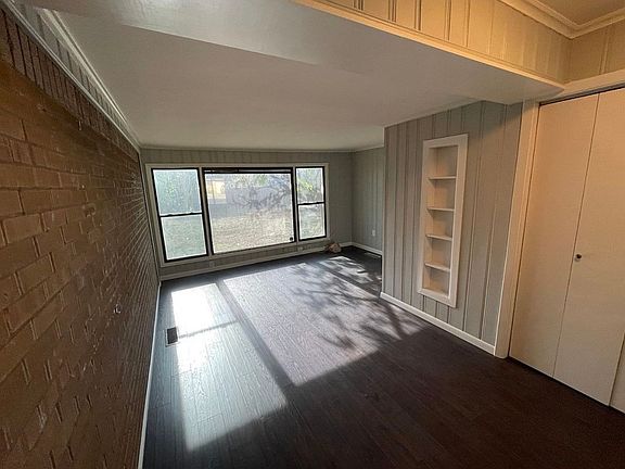5th image of 2030 Crockett St