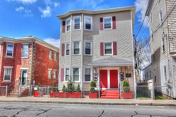 1st image of 524 Charles St #1R