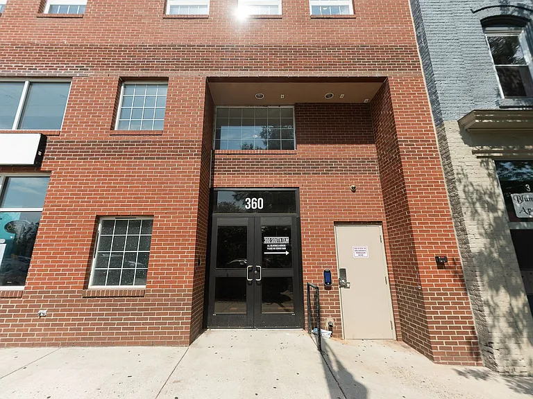 360 S Elm St #211 — Photo 2