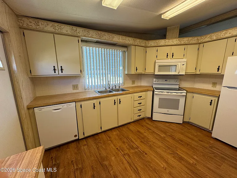 1894 Coco Plum St NE — Photo 4