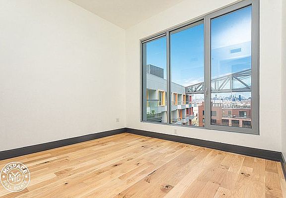 2nd image of 10 Montague Ter #760