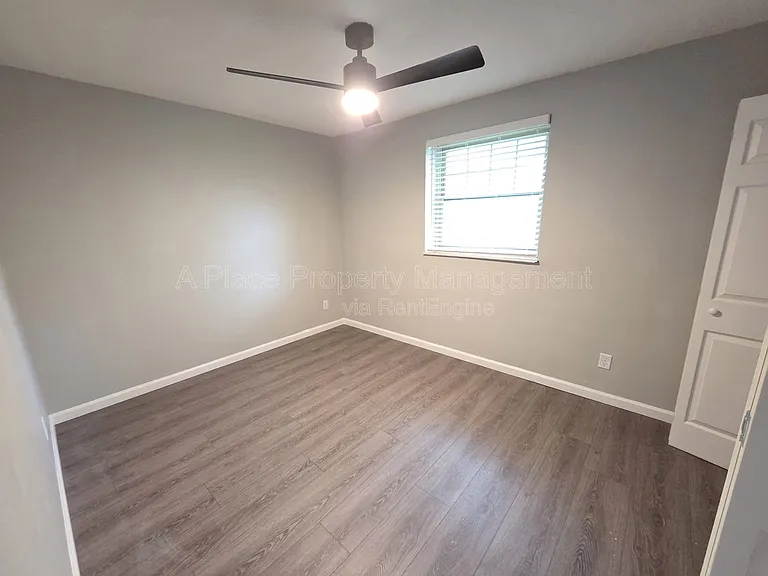 Roseland Terrace Apartments — Photo 21