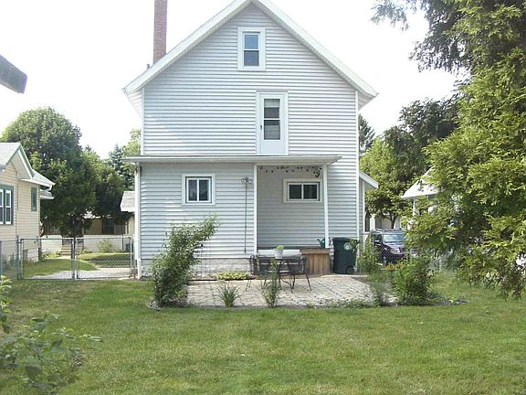 5th image of 1742 Adelaide Blvd
