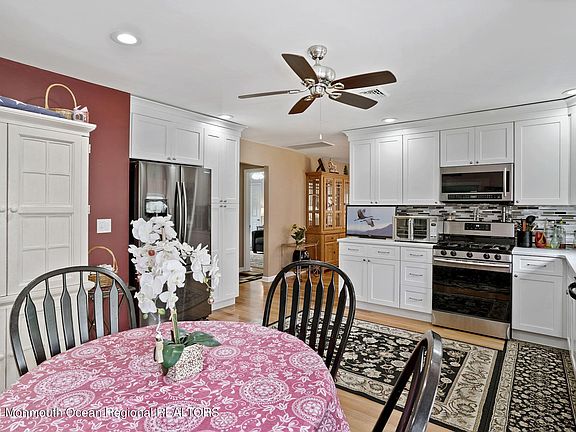 4th image of 29 Saint David Drive