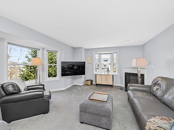 4th image of 19 America Blvd Unit 19