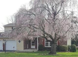 910 Macungie Ave, Emmaus, PA