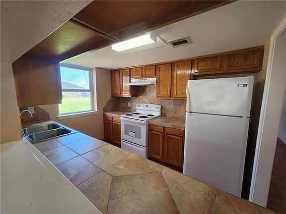 3rd image of 3506 Evangeline Ave