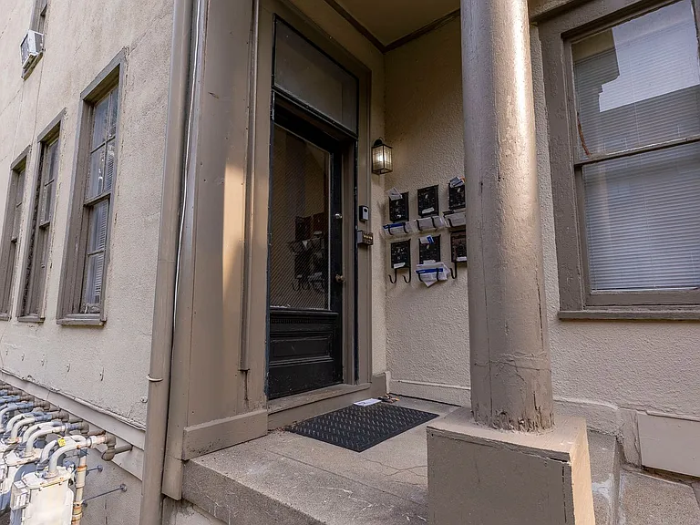 1406 S. 1st Street — Photo 24