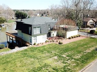 800 Edgewater Dr, Belmont, NC