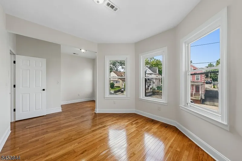 4 bed, 2.0 bath, $3,790 — Photo 3