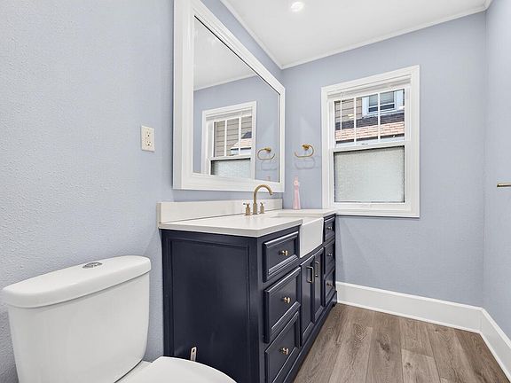 5th image of 1127 Jefferson STREET