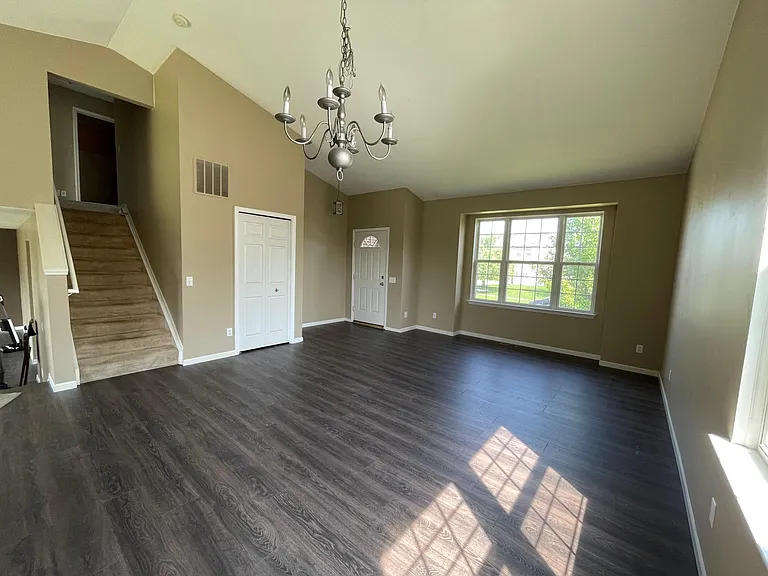 7920 Winterfield Dr — Photo 6