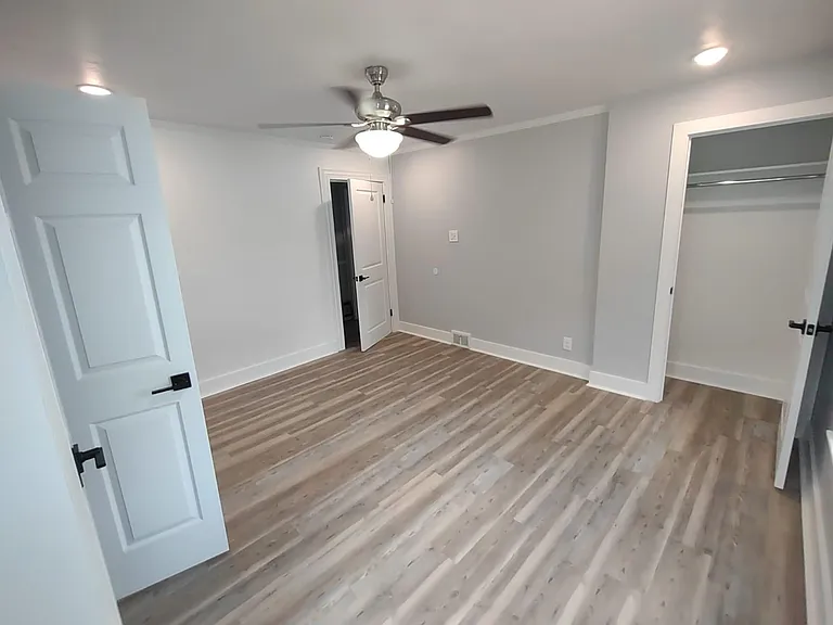 712 Loretta St — Photo 12