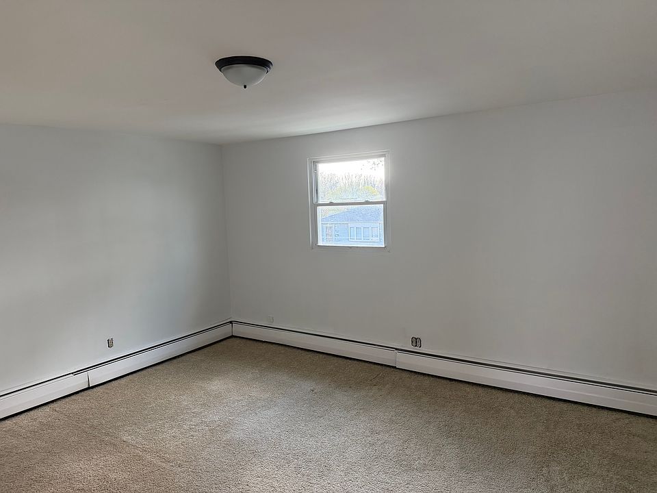 2nd image of 2741 White Oak Ave APT 2