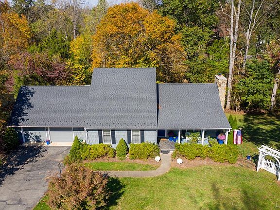 4th image of 4720 Heritage Dr