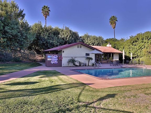 3rd image of 647 E Palm Ave