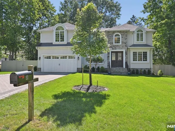 8 Ranch Lane, Closter, NJ 07624