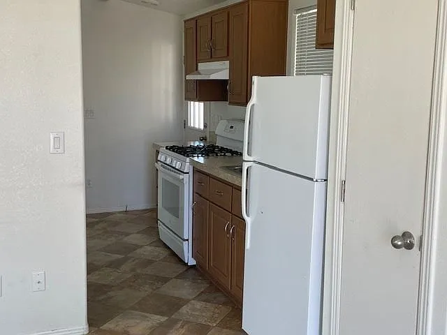 1 bed, 1.0 bath, 378 sqft, $1,075 — Photo 4