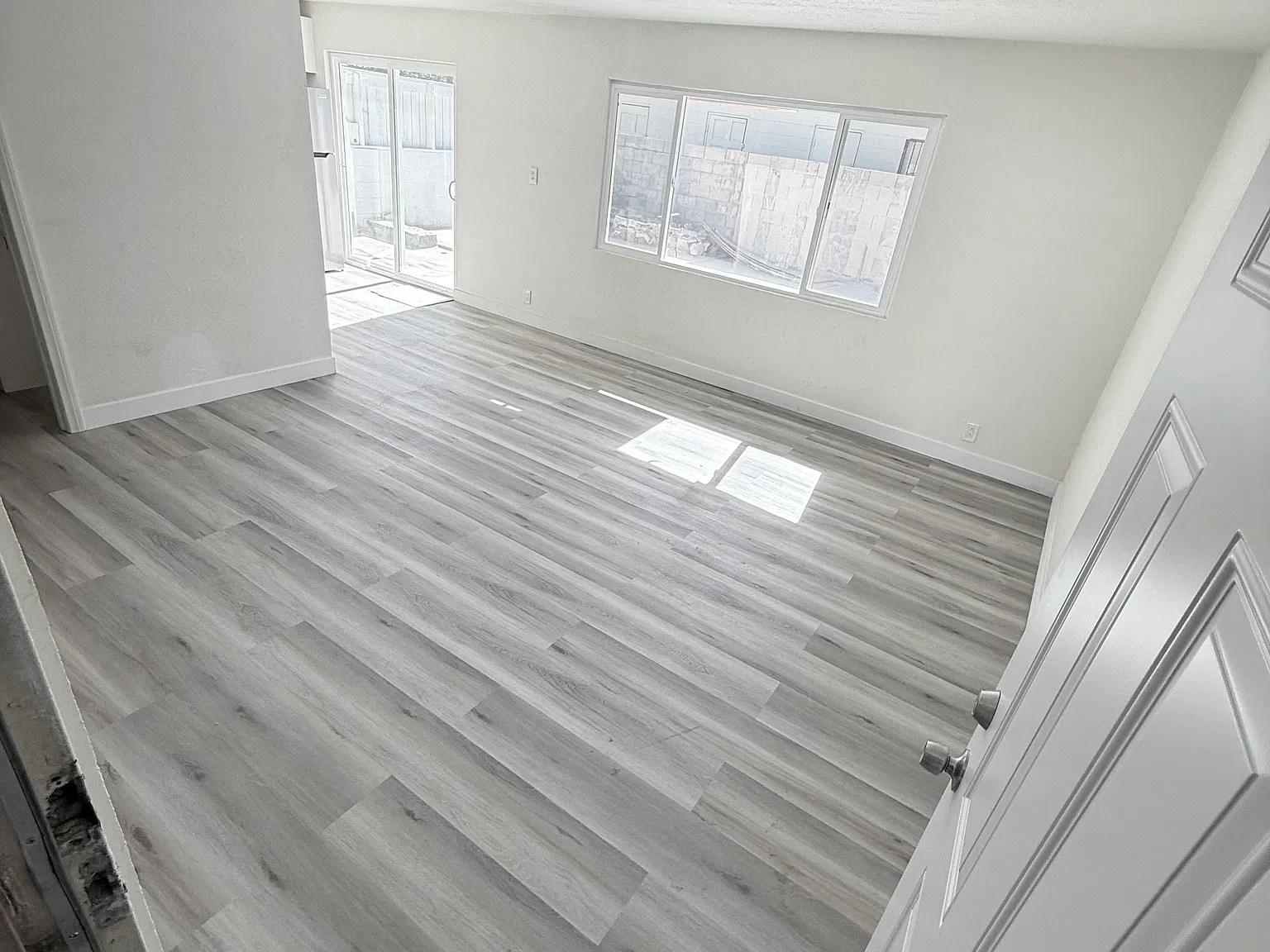 2 bed, 918 sqft, $1,380 — Photo 1