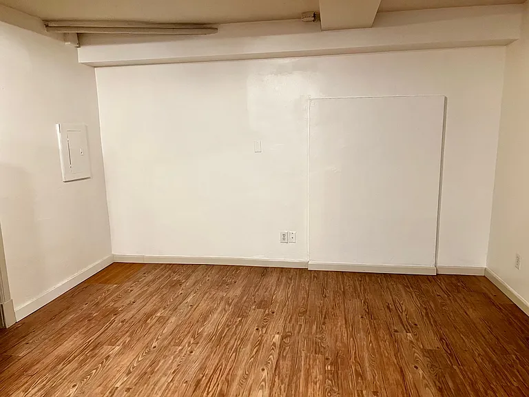 Stanford Apartments — Photo 20