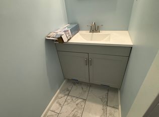 1666 Hillcrest Rd #2, Cleveland, OH 44118