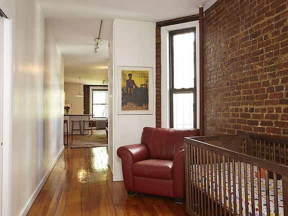 2nd image of 204-208 E 90th St