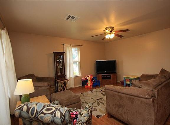 5th image of 617 N Holli Way