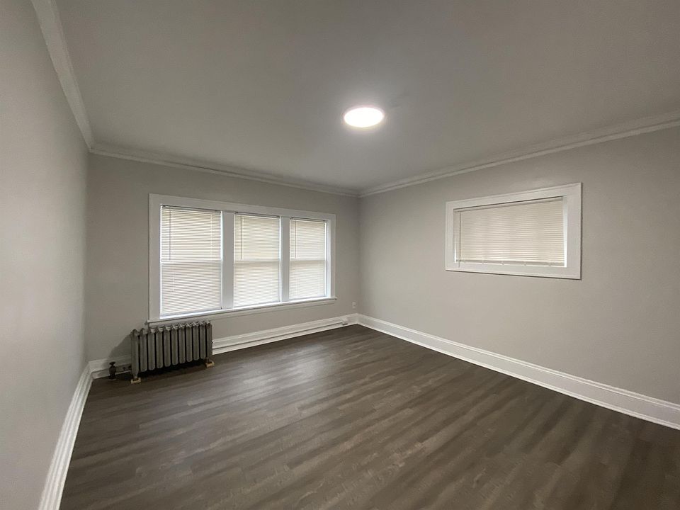 Lincoln Apartments - 85 - 1 - 1685 Lincoln Ave Lakewood OH | Zillow