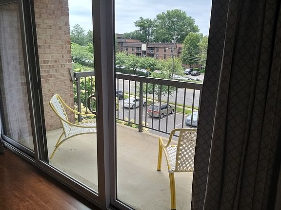 3rd image of 9730 Kingsbridge Dr APT 304